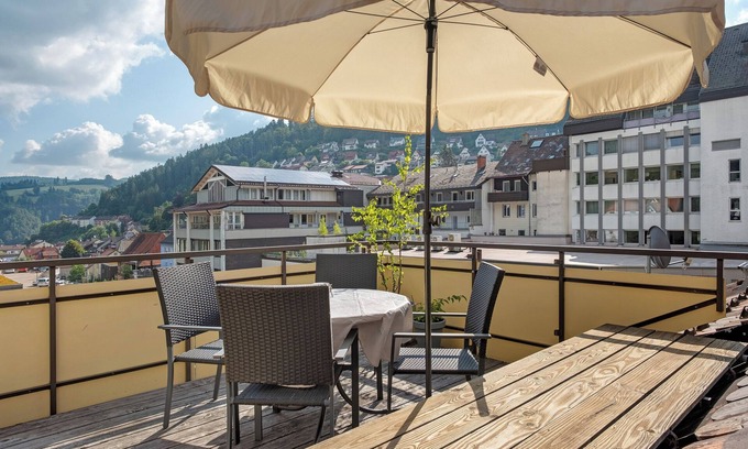 Triberg im Schwarzwald Apartamento | Apartamento 'Reinhardt' con terraza privada y Wi-Fi