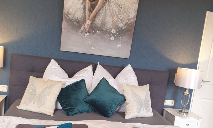 Seehausen Apartamento | Apartment with lake view / guest apartment 12 km from Motorsportarena Oschersleben