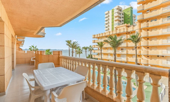 San Javier Apartamento | Apartamento 'Castillo De Mar F3 Torre Sur 2a' con vistas al mar, piscina compartida y Wi-Fi