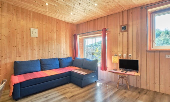 Saint-Antoine-l'Abbaye Apartamento | Apartamento 'De La Maroquinerie' con Wi-Fi