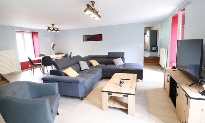 Saint-Martin-Valmeroux Apartamento | Apartment Saint-Martin-Valmeroux, 4 bedrooms, 8 persons