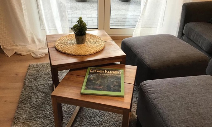 Leverkusen Apartamento | Apartment 1 mit Terrasse und PKW-Stellplatz