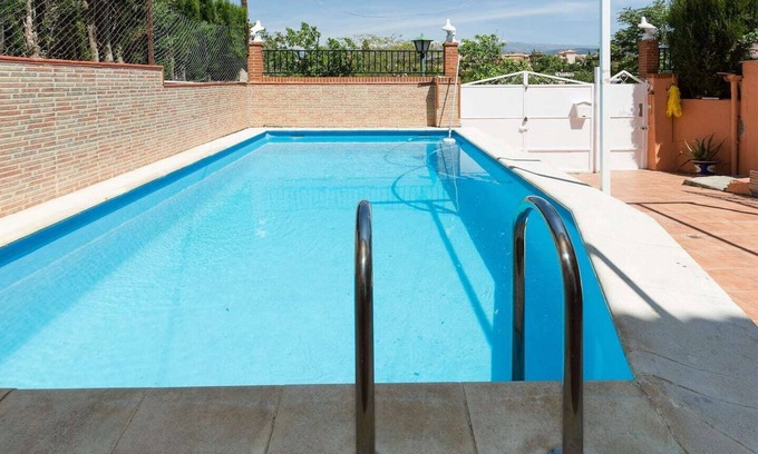Otura Apartamento | Apartamento 120 m2. Con Piscina en Vivienda Rural.