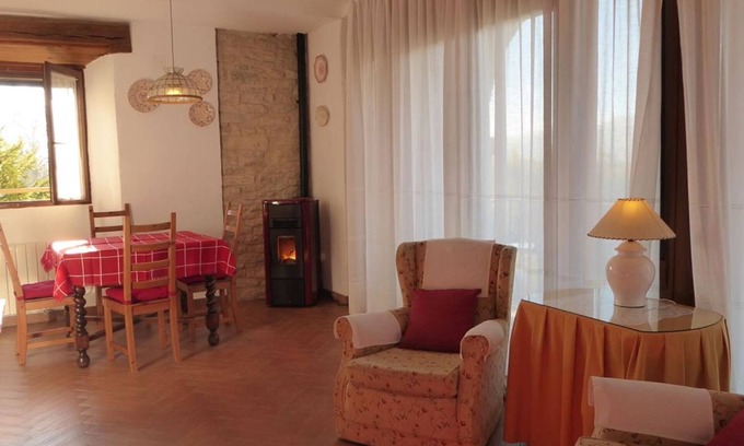 Ibero Cabaña | Apartamento (2+1pax) junto al río, con piscina y a 10 minutos de Pamplona.