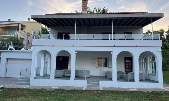 Cizici Apartamento | Apartment 2 - Exclusive vacation apartment with sea view and pool