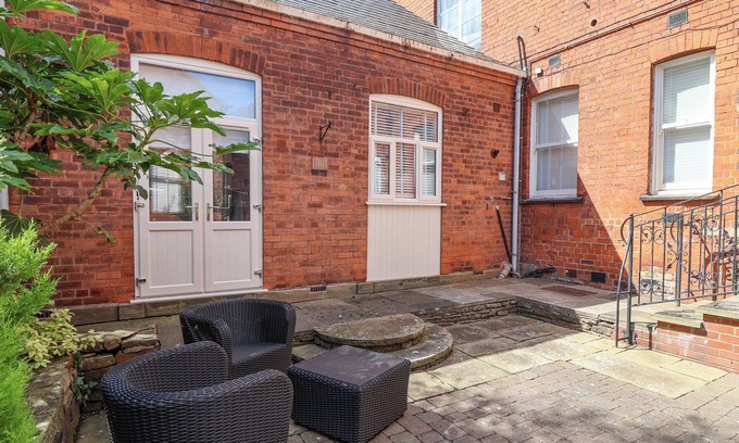 Grimsby Apartamento | APARTMENT 2, family friendly, with a garden in Grimsby