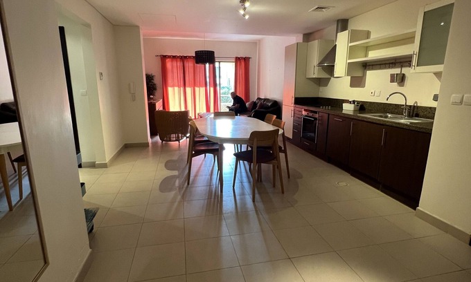 Ash Shumaysani Apartamento | Apartment 2BR at Samarah resort- Dead Sea . Ground floor, beach access .