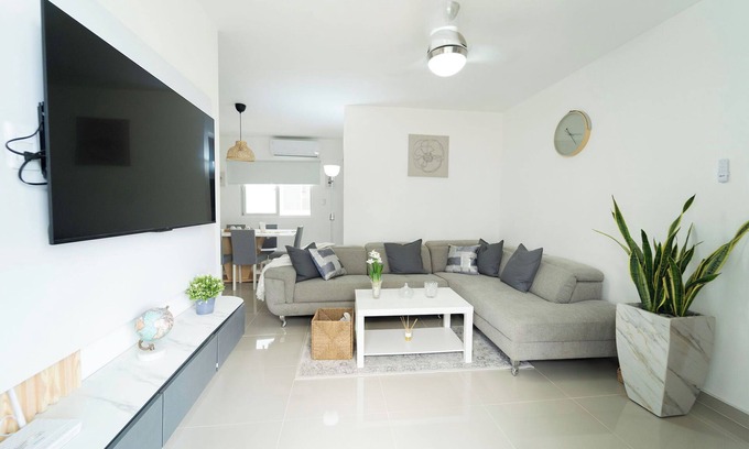 Downtown Santo Domingo Apartamento | Apartamento a 5 minutos del Aerepuerto y 10 minutos de la Playa de Boca Chica