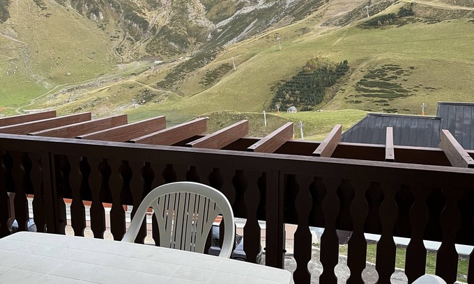 La Mongie Apartamento | Apartment 8 Pers. La Mongie. 3 bedrooms. Indoor pool. Close to ski slopes.