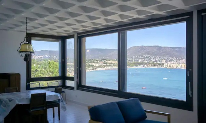 Cap Benat Apartamento | Apartamento 'Accès Direct À La Mer' con vistas al mar, terraza privada y Wi-Fi