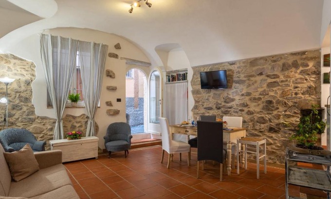 Conscente Apartamento | Apartment Adelasia by Interhome