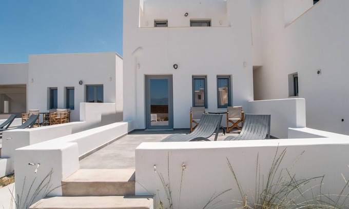 Mikri Vigla Apartamento | Apartamento 'Afros Beachfront 2' con vistas al mar, Wi-Fi y aire acondicionado