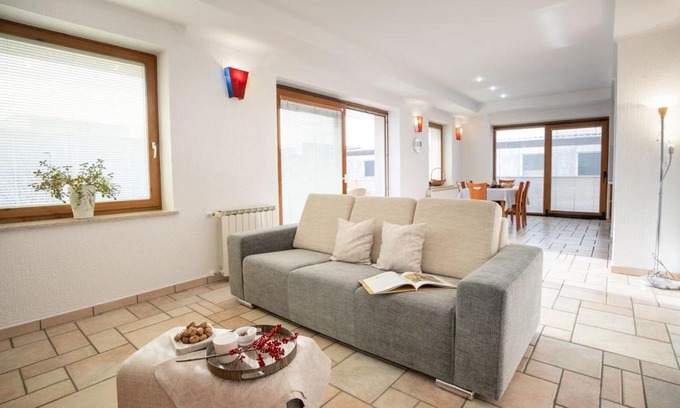 Ajdovscina Apartamento | Apartment Ajdi