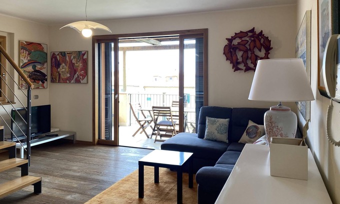 Marciana Marina Apartamento | Apartamento Alba 2 cerca de la playa con vistas al mar, vistas a la montaña y terraza