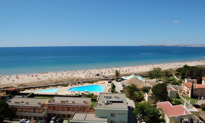 Torralta Apartamento | Apartamento 'Alvor Sunset' con vistas al mar, Wi-Fi y aire acondicionado