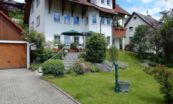 Unterkirnach Apartamento | Apartamento 'Am Wildpflanzenpark' con terraza y jardín compartidos y wifi