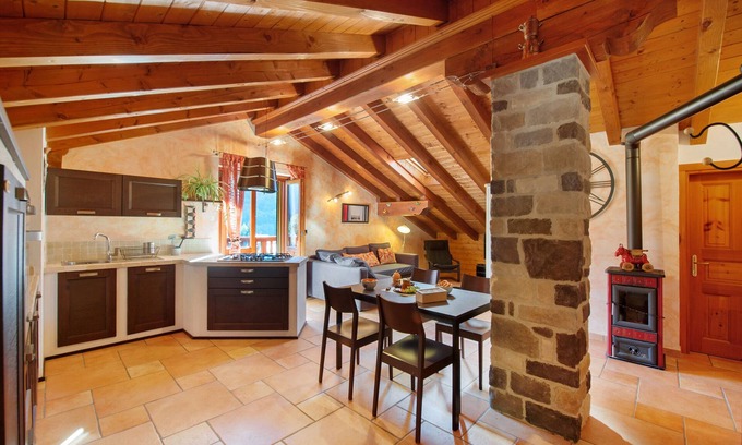 Issime Apartamento | Apartamento 'Anita - Issime Valle d'Aosta' con Balcón