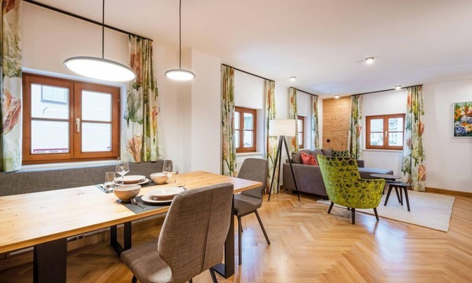 Oeblarn Apartamento | Apartment Anna - 1 Schlafzimmer, Bad, Sauna - Thorbäck Gut - Apartments im Schlosserhaus