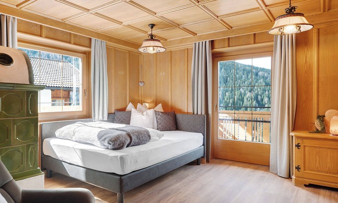 Sarentino Apartamento | Apartamento 'Anna' con vistas a la montaña, terraza privada y Wi-Fi
