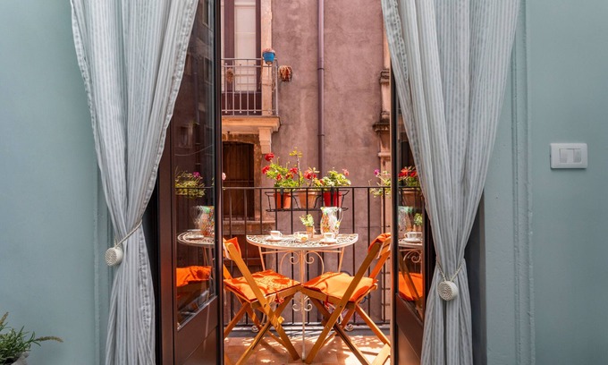 Catania City Centre Apartamento | Apartamento 'Aparo House One' con balcón, Wi-Fi y aire acondicionado