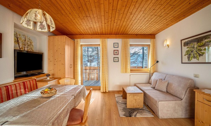 Acereto Apartamento | Apartamento App Hubertus - Sagernock con vistas a la montaña, balcón orientado al sur y WLAN