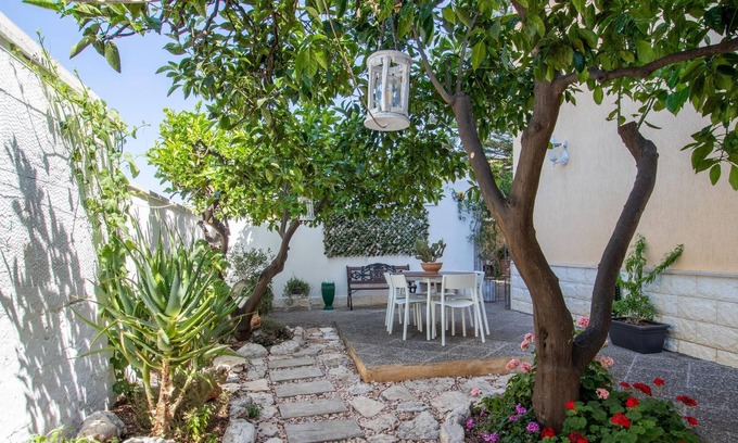 Montalbano Apartamento | Apartamento Araucaria Guest House con jardín compartido y Wi-Fi