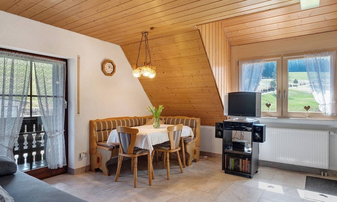 Sankt Georgen im Schwarzwald Apartamento | Apartamento 'Armbruster' con terraza compartida, jardín compartido y Wi-Fi