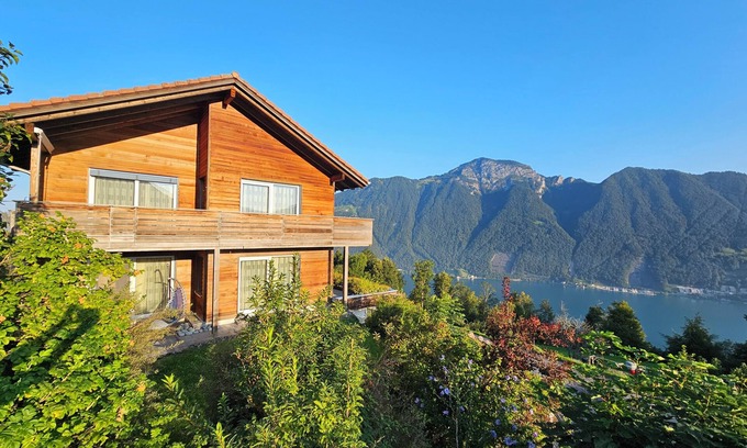 Ruetli Apartamento | Apartment Arnika – stunning lake & mountain view, extraordinary