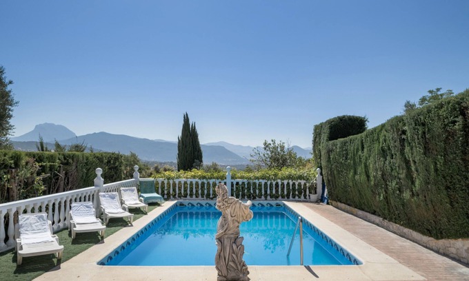 Prado del Rey Apartamento | Apartamento 'Arroyuelo' con vistas a la montaña, Wi-Fi y aire acondicionado