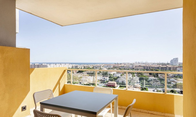 Canet de Berenguer Apartamento | Apartamento 'Atico Con Piscina En La Playa' Con Vistas Al Mar, Wi-Fi Y Aire Acondicionado