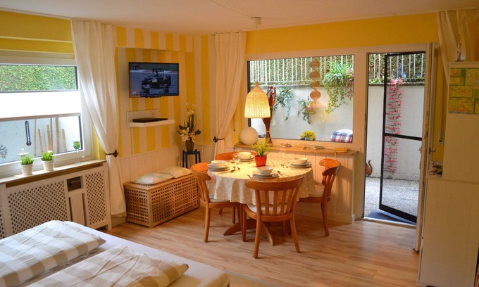 Allensbach Apartamento | Apartamento en Hegne Abbey, WiFi, terraza, lago 800m, Constance 8km, incl. transporte público