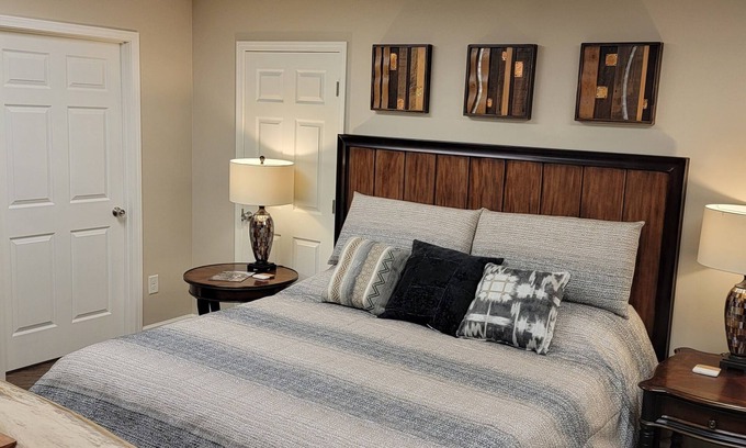Lenoir Apartamento | Apartment at the base of the Blue Ridge Mountains