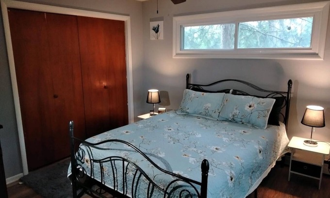 Old Mill Creek Apartamento | Apartment Attached to a 1900 historic Farm house