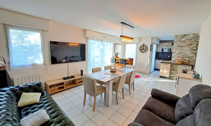 Pornichet Apartamento | Apartamento 'Au Calme con balcón y Wi-Fi