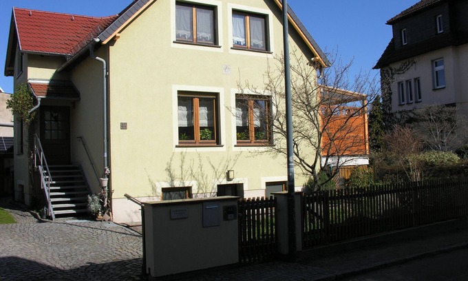 Radebeul Apartamento | Apartamento 'Auenweg' con piscina compartida, jardín compartido y Wi-Fi