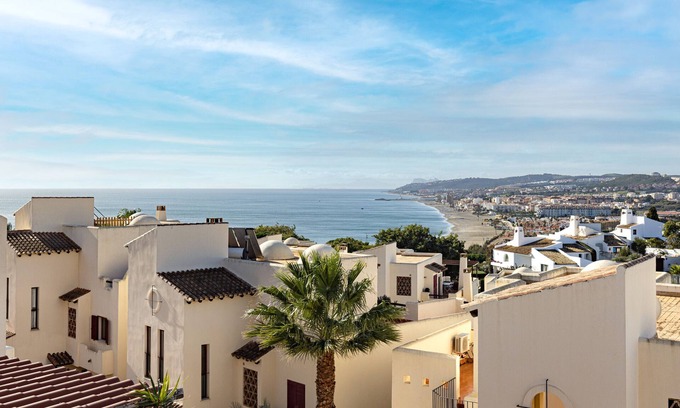 Bahia de Casares Apartamento | Apartamento "Beautiful Penthouse" con vistas al mar, piscina compartida y Wi-Fi
