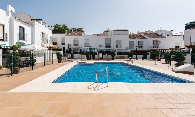 Arroyo de la Miel Apartamento | Apartamento 'Benalmadenasol' con piscina compartida, Wi-Fi y aire acondicionado