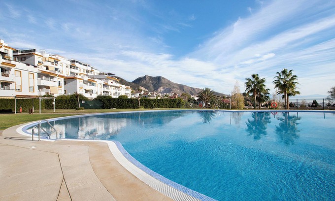 Benalmadena Apartamento | Apartamento 'Benalmarina' con piscina compartida, Wi-Fi y aire acondicionado