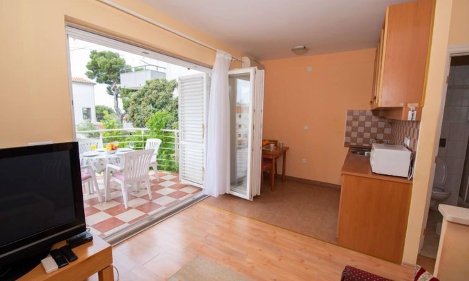 Vrpolje Apartamento | Apartamento Bencun by Interhome