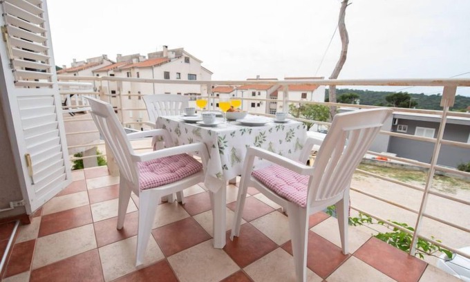 Vrpolje Apartamento | Apartamento Bencun by Interhome