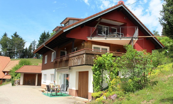 Wolfach Apartamento | Apartamento 'Berghansenhof' con vistas a la montaña, terraza privada y Wi-Fi