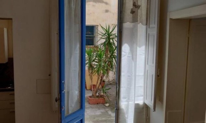 Trapani City Centre Apartamento | Apartment between two seas in the middle of the old town, 5 min walk to the beach