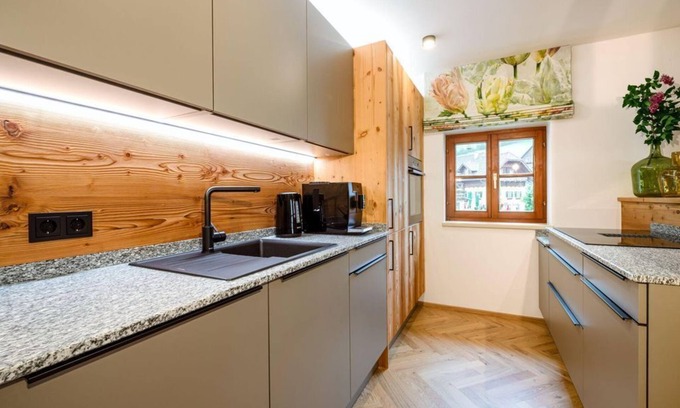 Oeblarn Apartamento | Apartment Biddelmann - 1 Schlafzimmer, Bad, Sauna - Thorbäck Gut - Apartments im Schlosserhaus