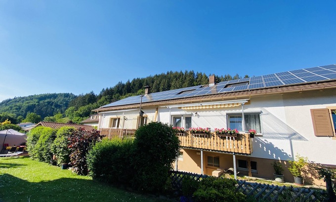 Untermunstertal Apartamento | Apartamento "vista de la Selva Negra" 100m² con balcón