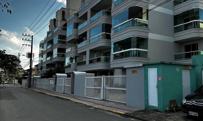 Bombas Apartamento | Apartment Bombas Beach - Bombinhas SC - 1 suite; 1- bedroom with 2 bunk beds