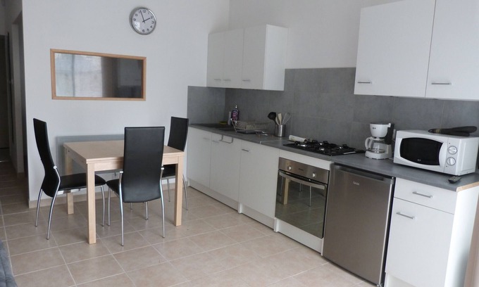 Bozouls Apartamento | BOZOULS Jardín apartamento clasificado 3 3 personas cercanas Espalion