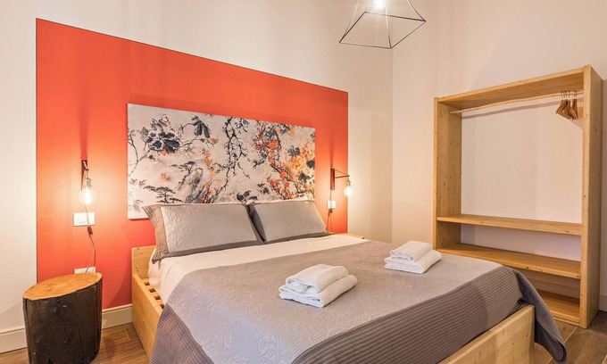 Desenzano del Garda Apartamento | Apartamento "Bucaneve" con terraza privada, Wi-Fi, jardín y piscina compartidos