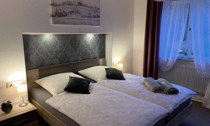 Gemarkung Truchtelfingen Apartamento | Apartamento "Bullentäle" con piscina compartida, terraza y Wi-Fi