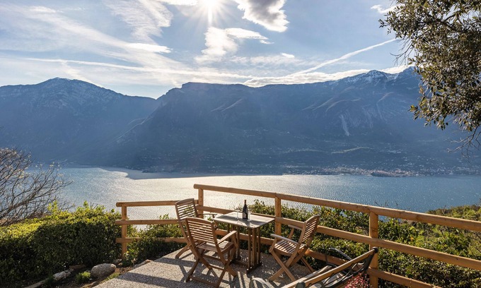 Tremosine Apartamento | Apartamento 'Casa Bepi' con vistas al lago, terraza privada y Wi-Fi