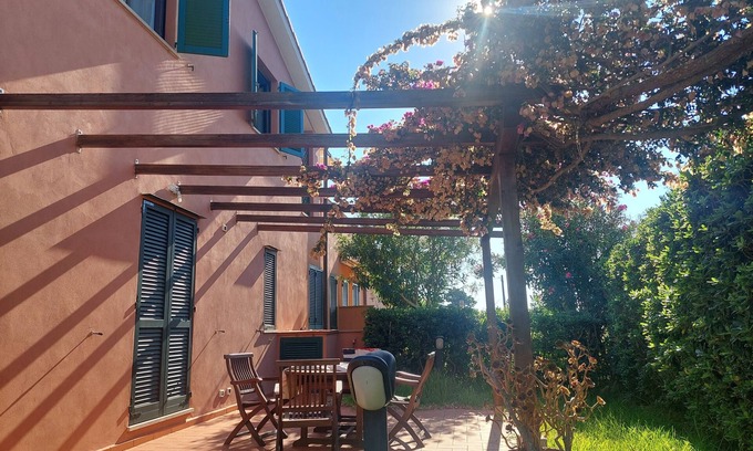 Cavo Apartamento | Apartment Cala Azzurra - with large garden and a stone's throw from the sea
